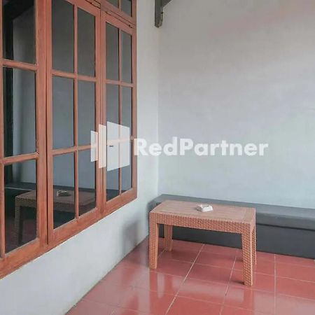 Pondok Damai Guest House Syariah Mitra Reddoorz チルボン エクステリア 写真
