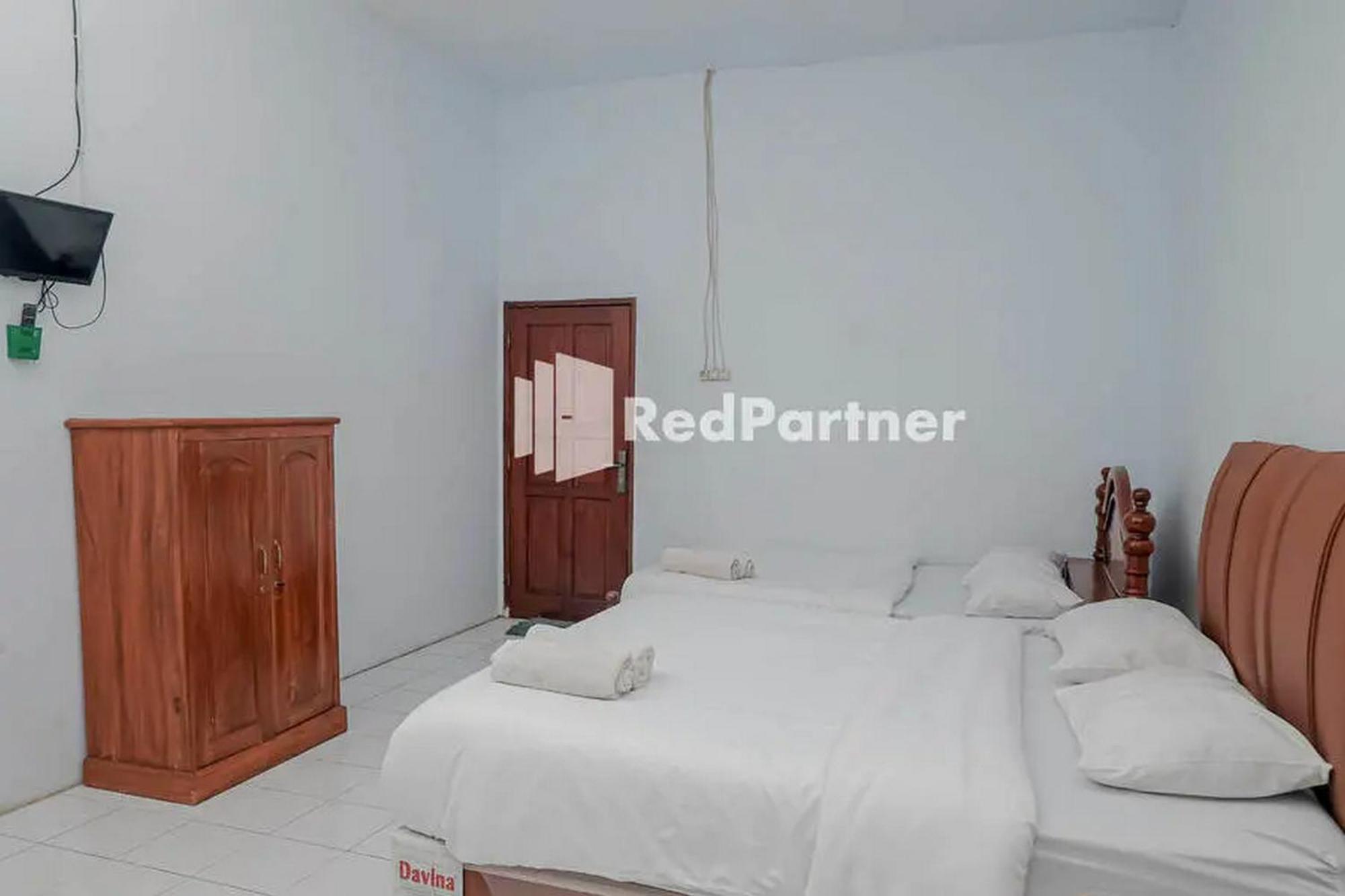 Pondok Damai Guest House Syariah Mitra Reddoorz チルボン エクステリア 写真
